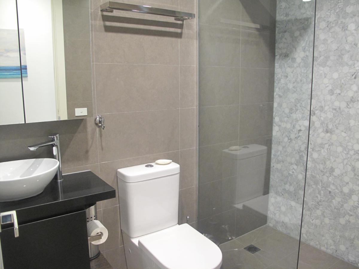 Modern 3 Bedroom Apt With Free Parking, Netflix, Wifi & Welcome Wine By Bnb Pro Μελβούρνη Εξωτερικό φωτογραφία