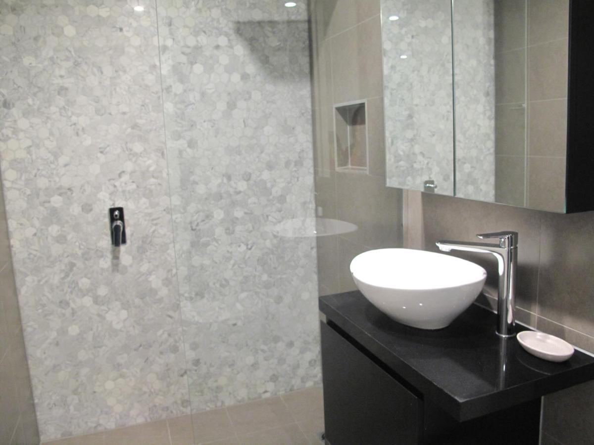 Modern 3 Bedroom Apt With Free Parking, Netflix, Wifi & Welcome Wine By Bnb Pro Μελβούρνη Εξωτερικό φωτογραφία