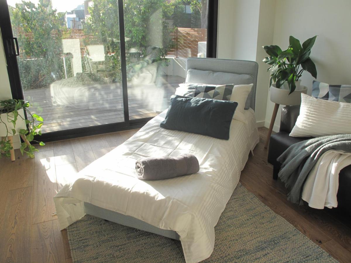 Modern 3 Bedroom Apt With Free Parking, Netflix, Wifi & Welcome Wine By Bnb Pro Μελβούρνη Εξωτερικό φωτογραφία